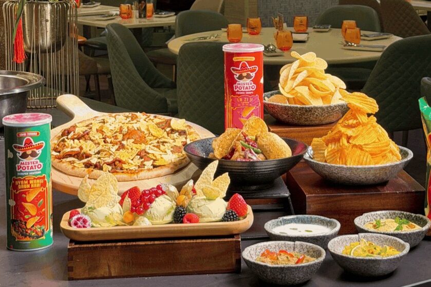  Carousel di Royal Plaza on Scotts: Buffet Imlek dengan Twist Keripik Kentang