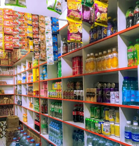  Warung Madura yang Berhasil Geser Dominasi Minimarket