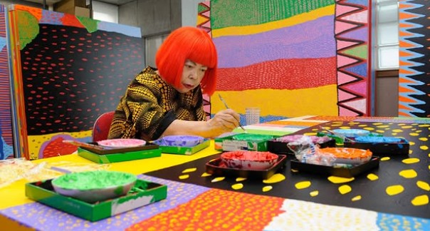  Mengenal Yayoi Kusama, Ratu Polkadot Ikonik Jepang